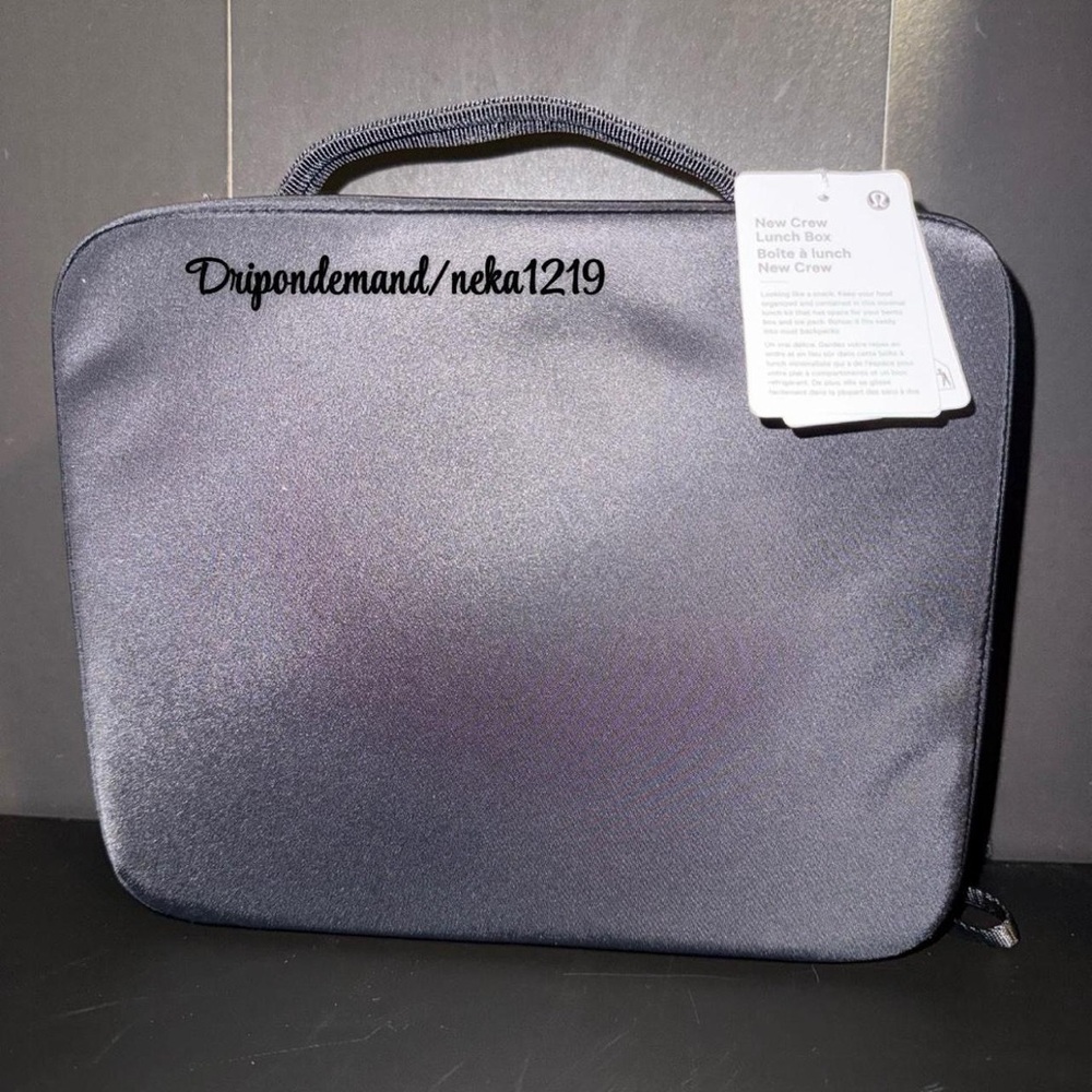 Lululemon New Crew Lunch Box- Black - Picture 5 of 9